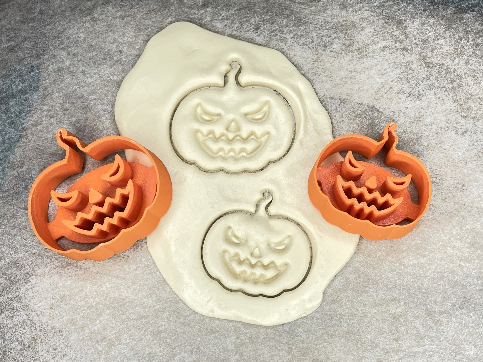 2x Halloween Pumpkin Clay Cutter - klmarket.uk